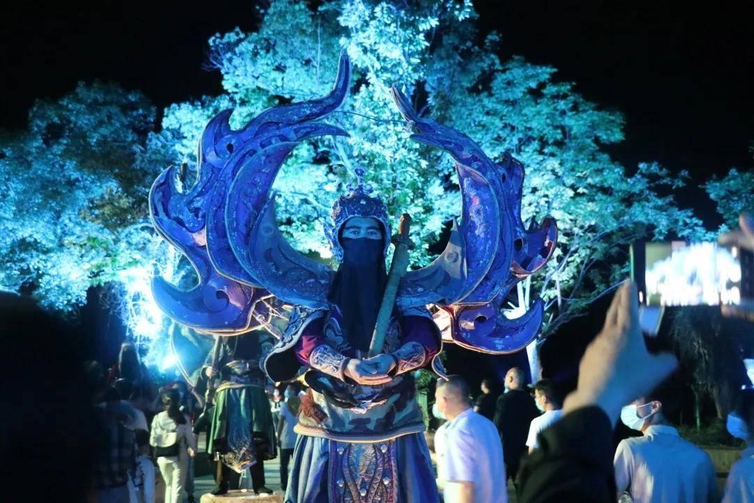 专业问答平台一个男生喜欢自己有那些表现?,解决你的疑问