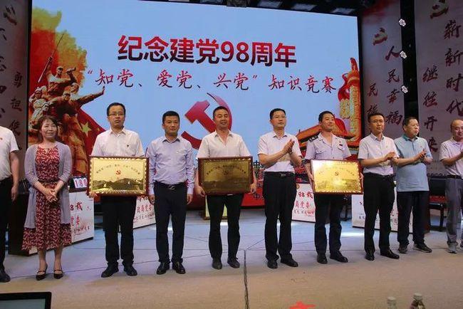 热巴的腿是上帝亲手捏的吧？当她穿上“星星鞋”后，说180我都信