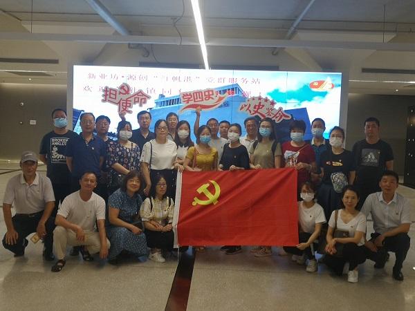 民革党员中的代表、委员积极履职建言