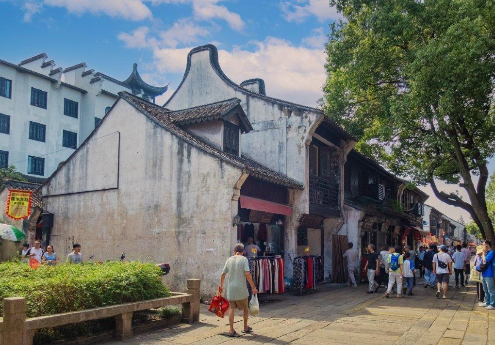 沈阳公用发展股份(00747)：陈斌获委任为股东代表监事
